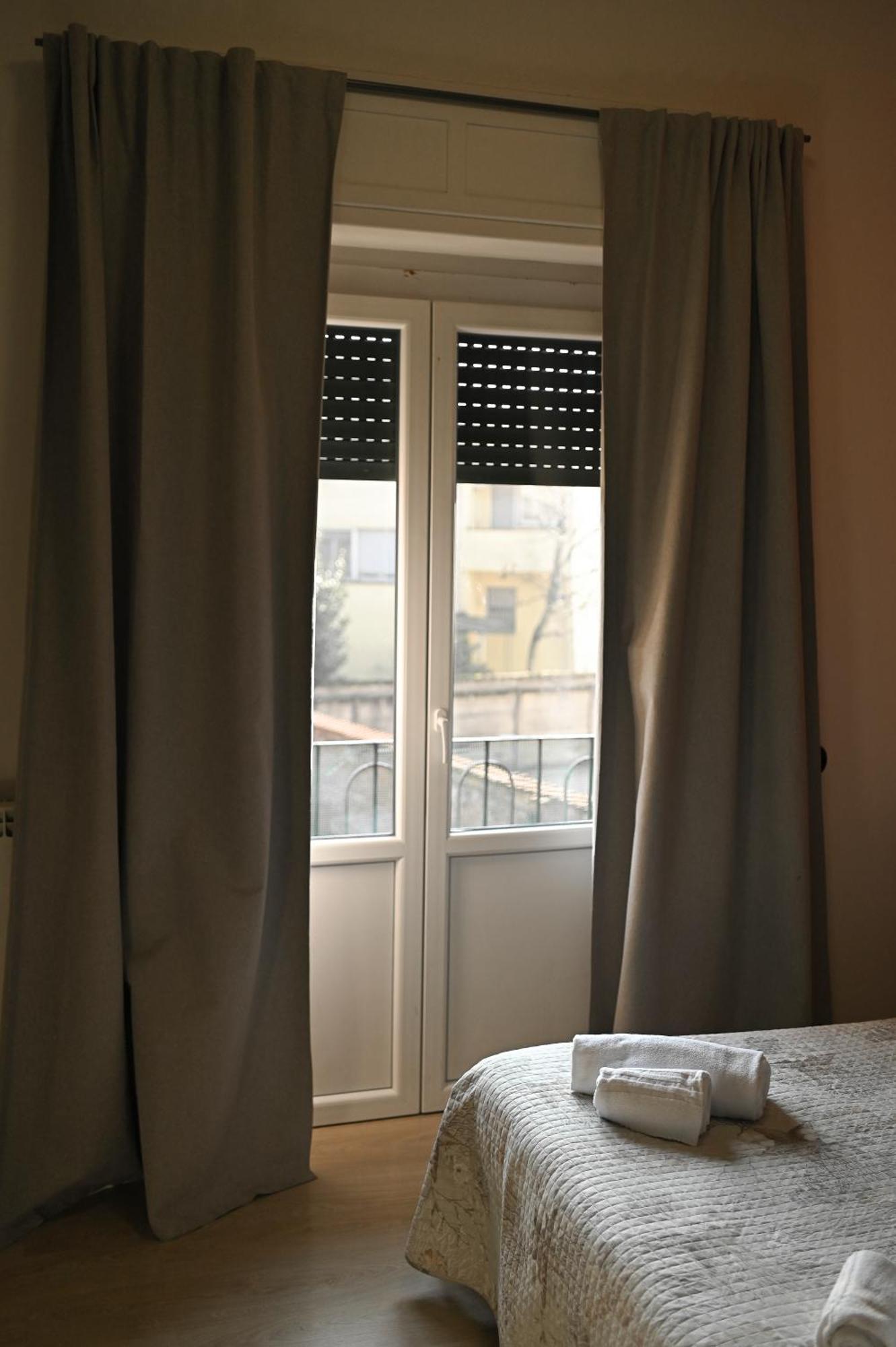 La Gloria Rho Private Rooms Only Exterior photo